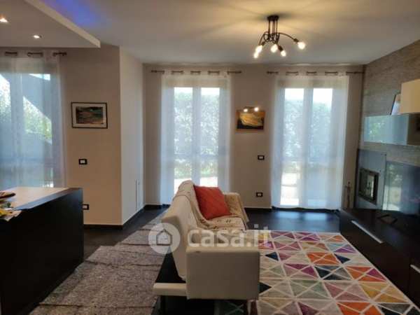 Villetta a schiera in residenziale in Strada dei Lomello 18