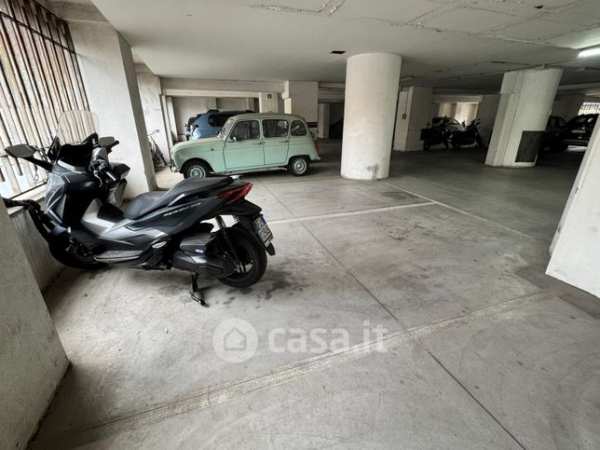 Box/posto auto in residenziale in Via Casilina 9