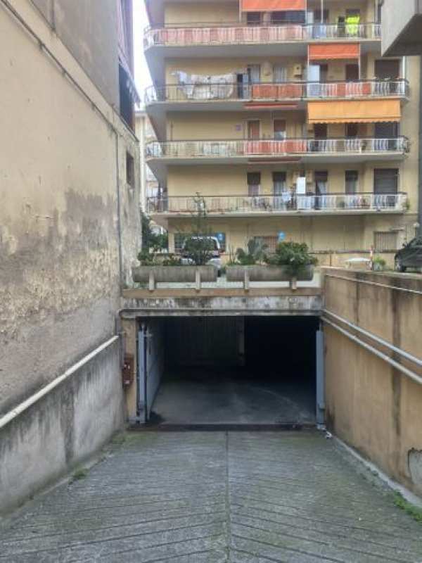 Box/posto auto in residenziale in Corso Genova 50