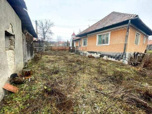 Teren 3200 mp! Casa 2 camere+bucatarie de vara+grajd, Aiton