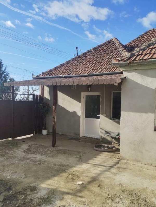 Casă de vînzare Păncota zona pietei 