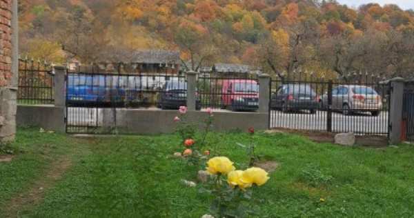 Urgent!!!!! vând casă la curte