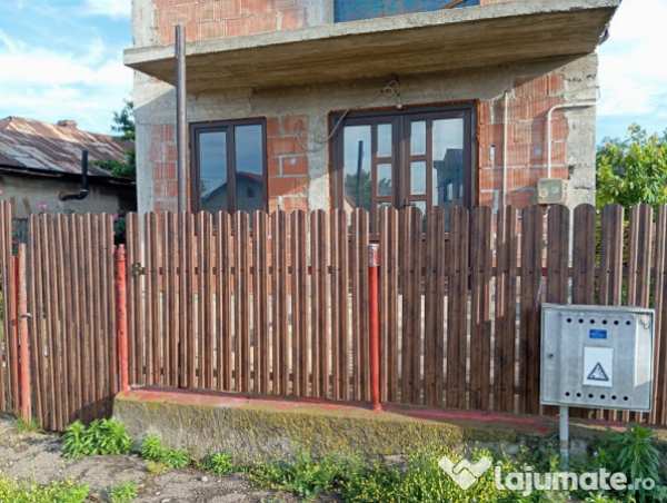 Casa de vanzare strejnicu