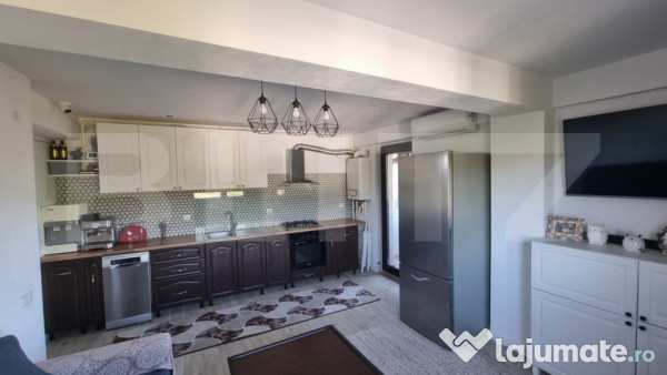 Apartament cu 4 camere - rediu