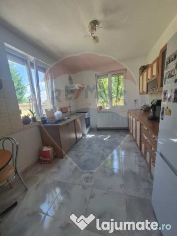 Casă cu 4 camere parneava