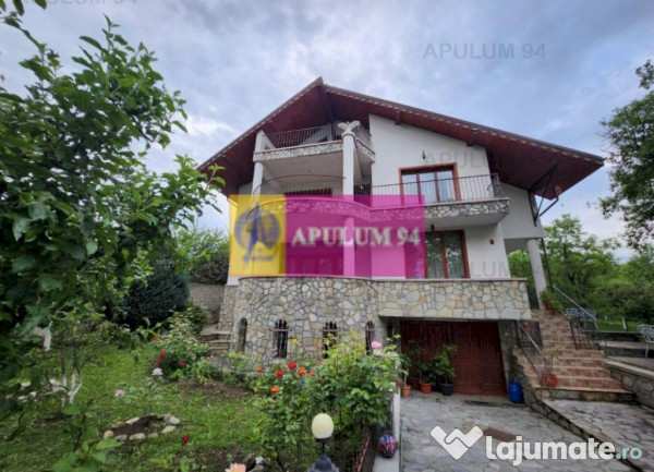 Vilă de vânzare în cornu