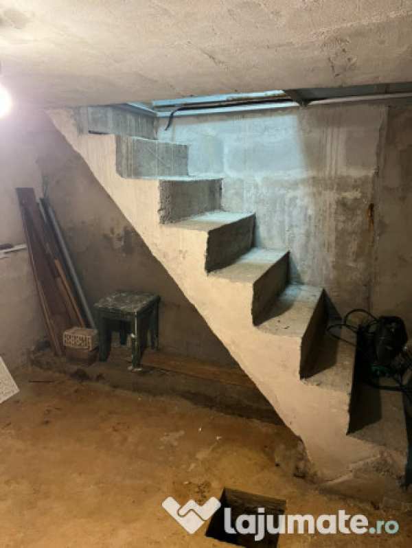 Vind apartament 3 camere parter