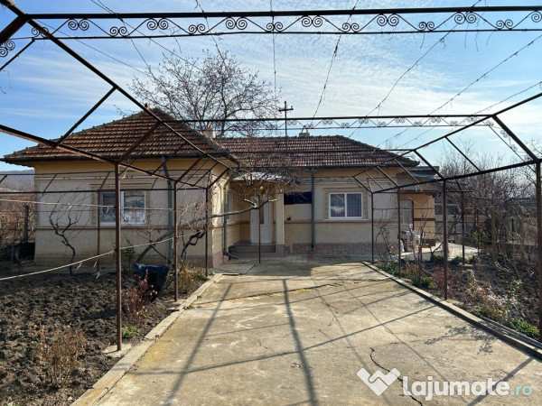 Casa de vânzare strada biserici