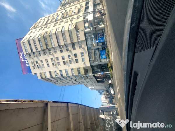 Vând apartament 4 camere