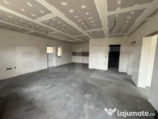 Casa de vanzare ,100mp lazuri