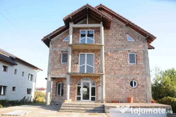 Vila de vanzare curtea de arges