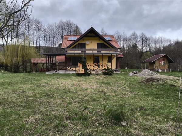 Casa deosebita cu 3000mp teren in vulcan, brasov