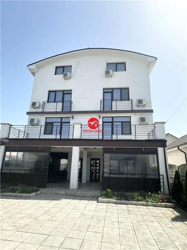 Afacere la cheie in mamaia nord: pensiune de vanzare cu 18 camere
