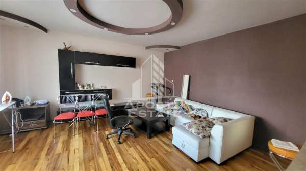 Casa individuala cu 5camere si teren de 1000 mp in giarmata vii