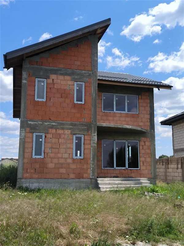 Casa de vanzare la rosu comuna berceni