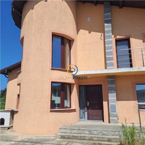 Vila spatioasa cu 5 camere langa pitesti - ideala pentru gradinita sau cazare echipa!