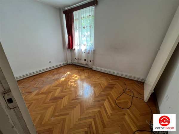De vanzare apartament 3 camere in tudor