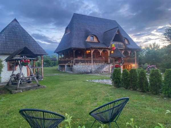 Pensiune traditionala cu clientela formata, viseu de sus, maramures