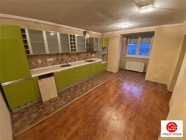 Apartament pe doua nivele in zona centrala, piata teatrului