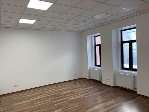 Birouri | cabinet medical | vis a vis de primarie | 190 mp | motilor - central i parcare