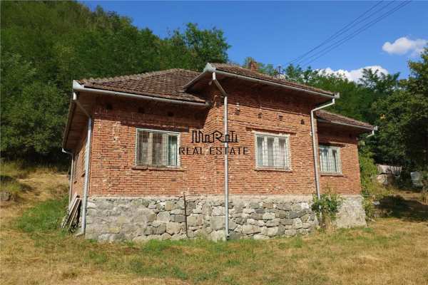 Teren, pădure si casa in dumbrava de jos, jud. hunedoara