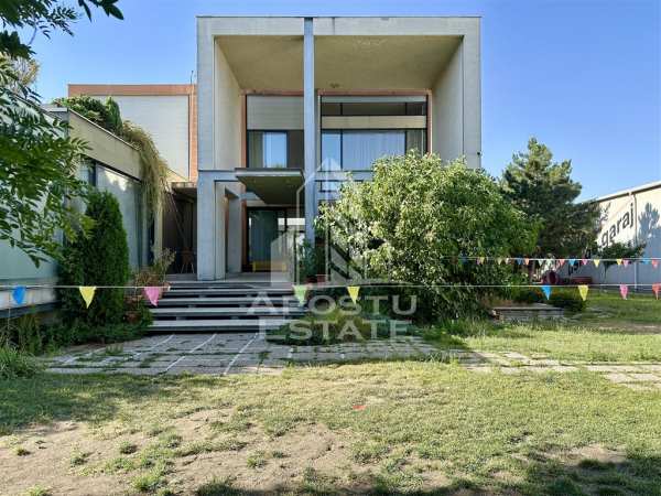 Proprietate deosebita i teren 1415 mp i piscina i 7 camere i mehala