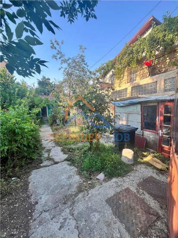 Casa cu teren de vanzare piata rahova