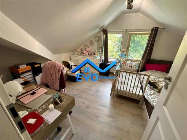 Apartament de vanzare cu 2 camere , valea lupului