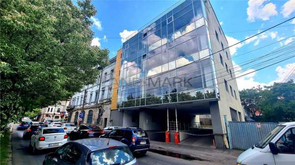 Cladire de birouri / servicii,  1300 mp , semicentral, timisoara