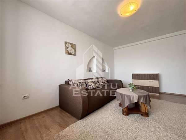 Apartament cu 3 camere, decomandat, zona circumvalatiunii-iulius mall