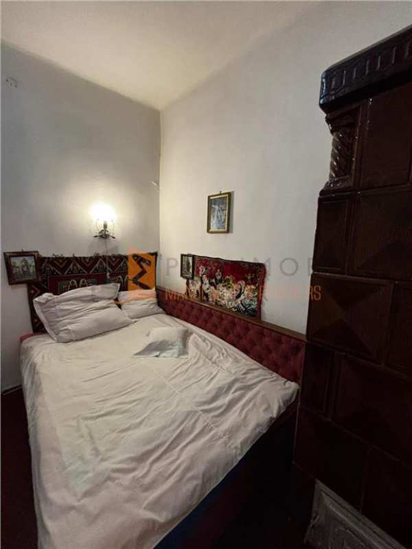 Teren intravilan+casa batraneasca zona micro 3