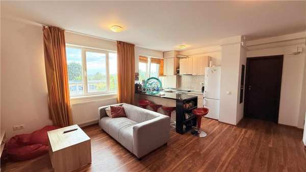 Vand apartament cu 5 camere, 2 bai ideal pt investitie dar si locuit