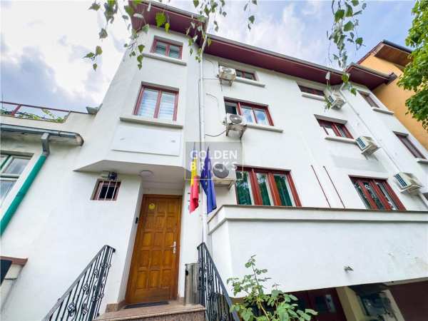 Piata domenii |vila reprezentativa  | 8 camere | garaj si curte | metrou 8 minute