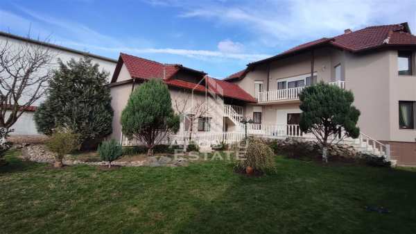 Vila cu 9 camere si piscina,  zona gradiste