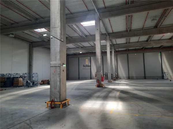 Spatiu industrial - 1800 mp - productie - depozitare - distributie