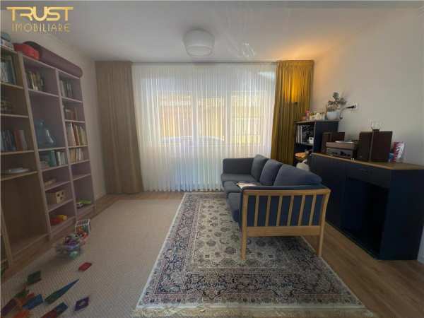 Duplex cu 4 camere l 100 mp teren l parcare l floresti