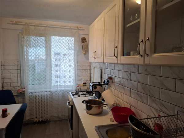 Vanzare apartament 2 camere | metrou n grigorescu | bloc 1978 stradal | reabilitat | etaj 9/10 | la 3 min de metrou grigorescu |