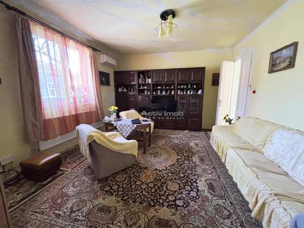 Casa central singur în curte  - 150 mp util - 411 mp curte