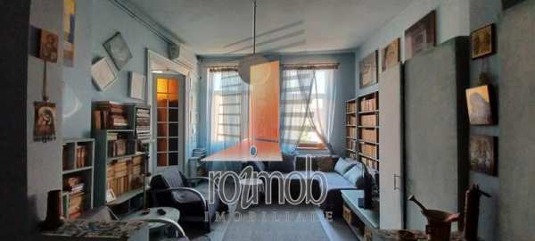 Stefan cel mare, 3 camere et.1/p+1+m,mansarda in proprietate,  intr-o viluta cu 2 apartamente.