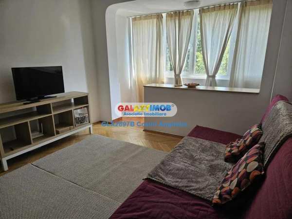 Apartament renovat 2 camere, cu loc de parcare - unirii