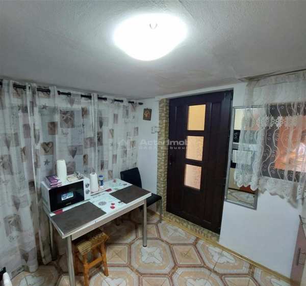 Casa 50 mp, teren 74 mp, 38500 euro,  ursus buzau