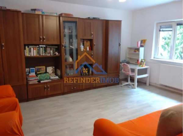 Apartament de vanzare 3 camere zona bulevardul constatin brancoveanu