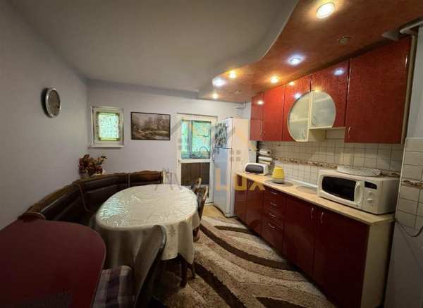 Apartament 3 camere de vanzare, str. matei basarab