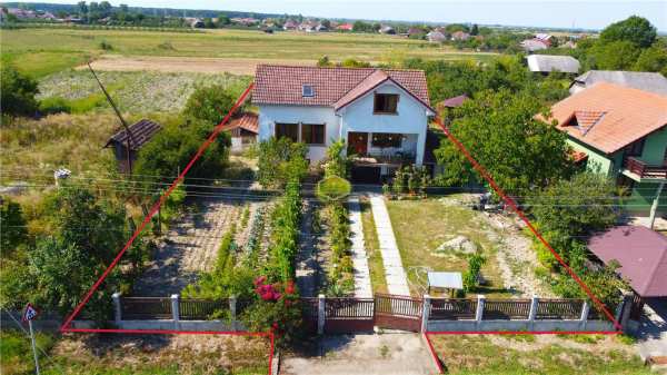 Casa spatioasa 6 camere | 2506 mp de teren cu livada, sera si anexe