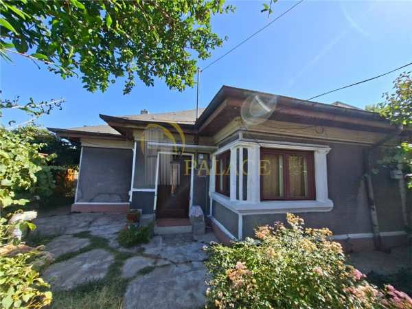 Teren cu casa - zona andronache - ideal pentru cei care cauta o oaza de liniste intr-un oras aglomerat