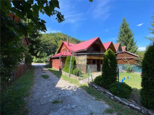 Reco casa in coada lacului