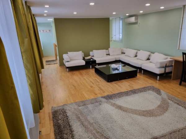 Apartament cu 3 camere, decomandat, 140mp, ultracentral, targu mures