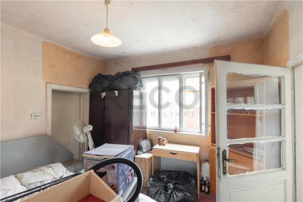 Casa renovabila cu teren de 620 mp in cantemir