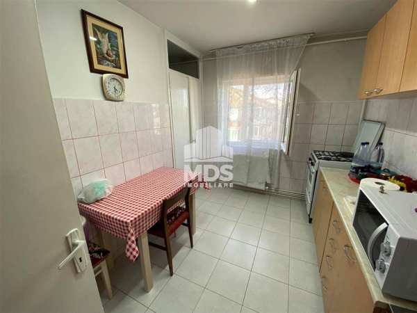 2 camere, centrala, decomandat, 2 balcoane, lipovei