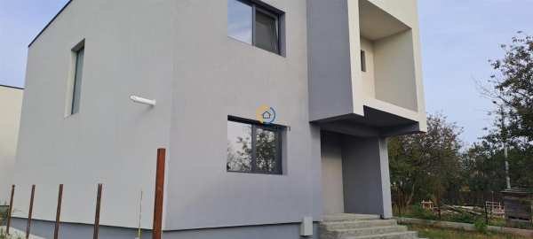 Vila de vãâ¢nzare in stefanesti ã¢â¬â coasta cãâ¢mpului aproape de pitesti